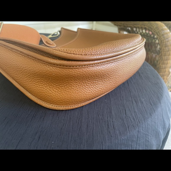 Evelyn 29 PM Gold PHW - Picture 3 of 14